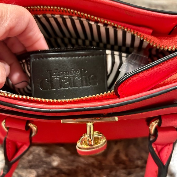 Charming Charlie Red Shoulder Bag with Gold Details - Picture 4 of 6